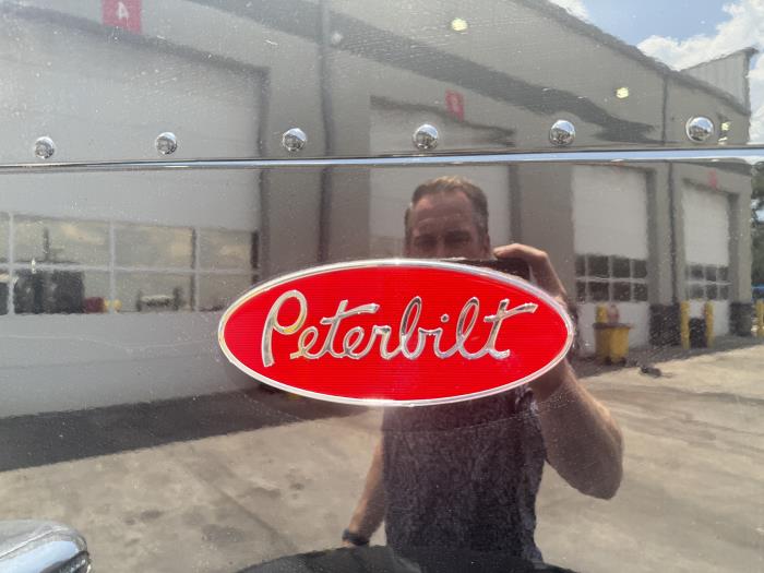 2027 Peterbilt 589-15