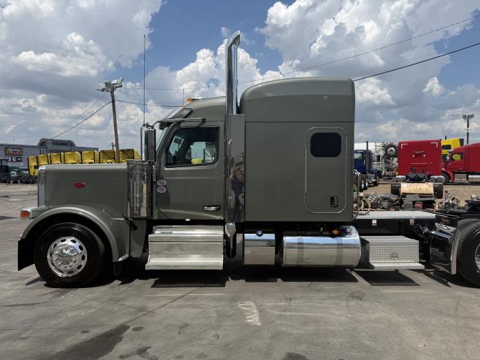 2027 Peterbilt 589-5