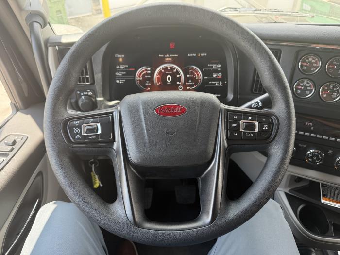 2027 Peterbilt 589-30