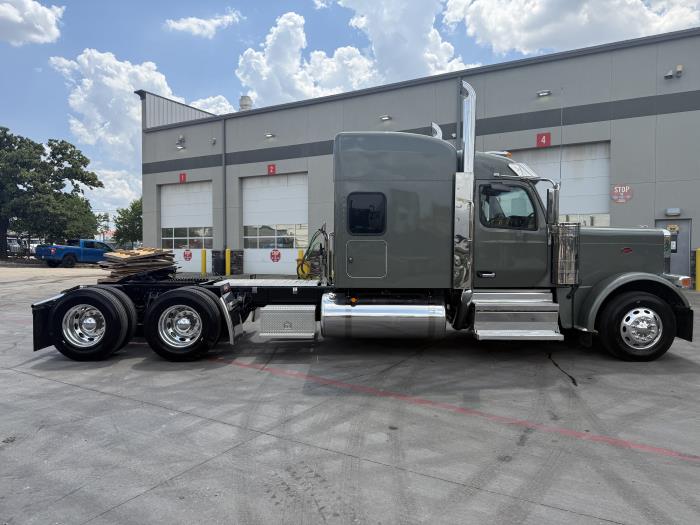 2027 Peterbilt 589-9
