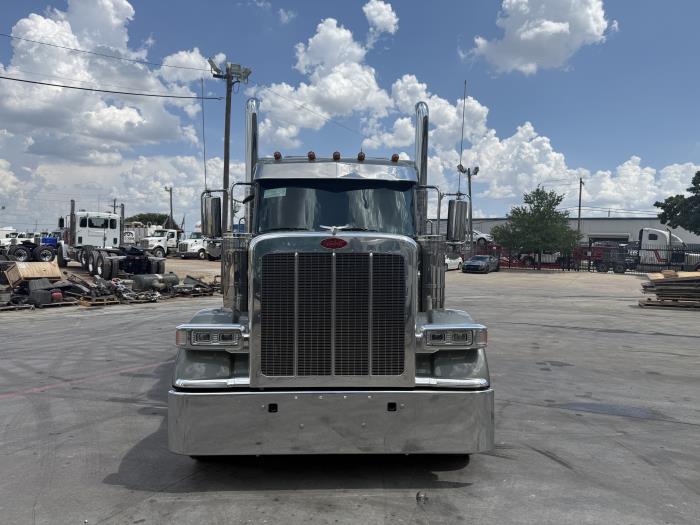 2027 Peterbilt 589-12