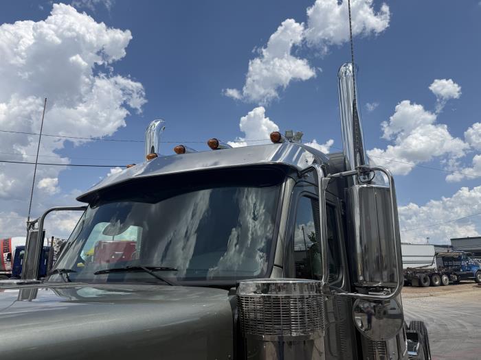 2027 Peterbilt 589-13