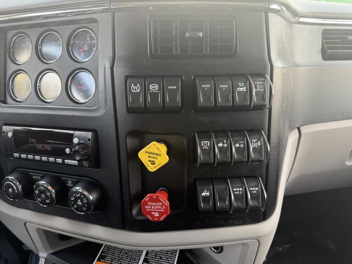 2027 Peterbilt 589-35