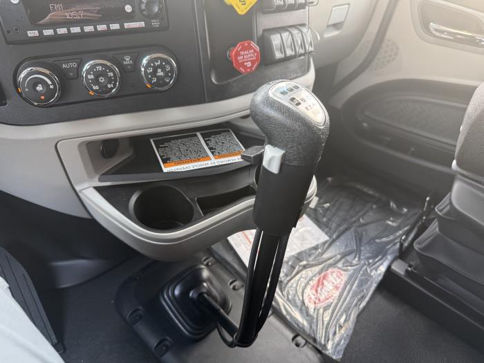 2027 Peterbilt 589-37
