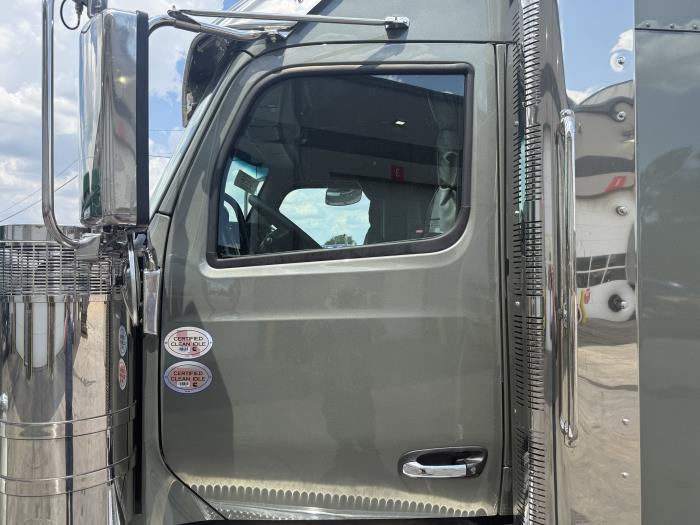 2027 Peterbilt 589-25