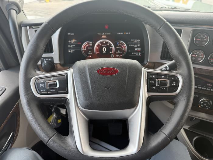 2027 Peterbilt 589-31