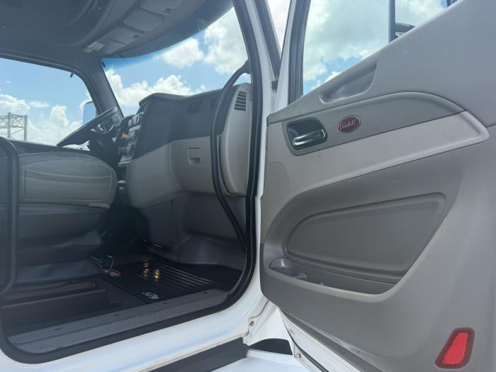 2020 Peterbilt 579-20