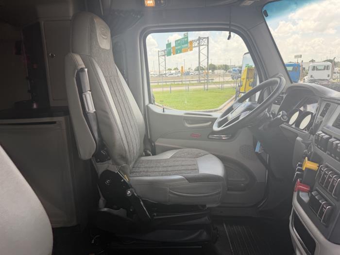 2020 Peterbilt 579-21
