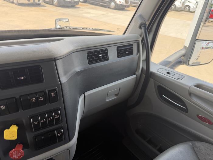 2020 Peterbilt 579-32