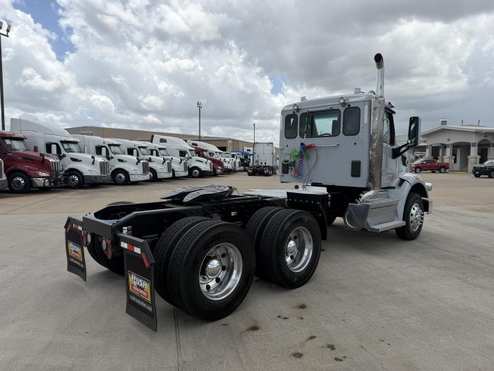 2021 Peterbilt 567-4