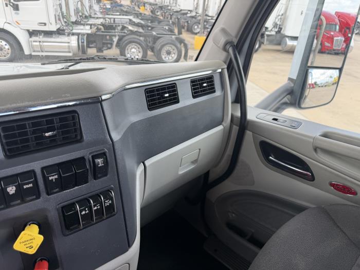 2021 Peterbilt 567-27
