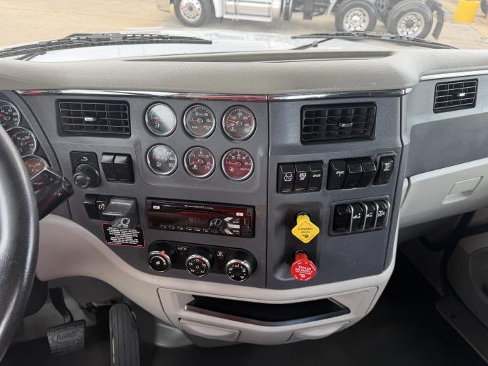 2021 Peterbilt 567-28