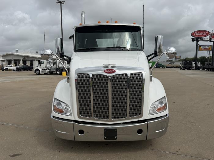 2021 Peterbilt 579-7