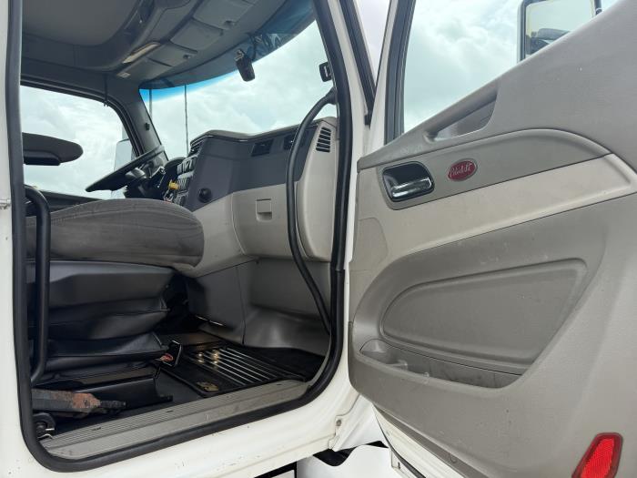 2021 Peterbilt 579-21