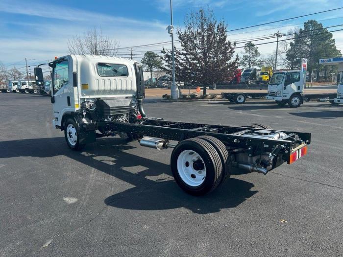 2024 Isuzu NRR-4
