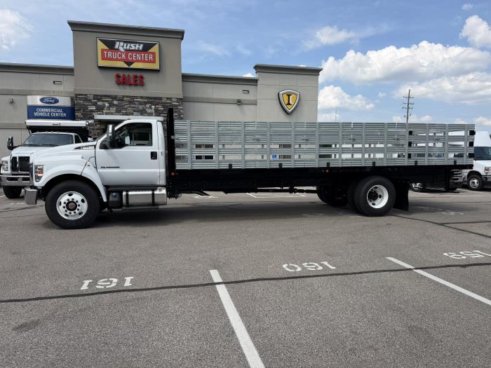 2027 Ford F-750-8