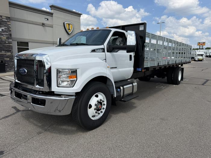 2027 Ford F-750-1