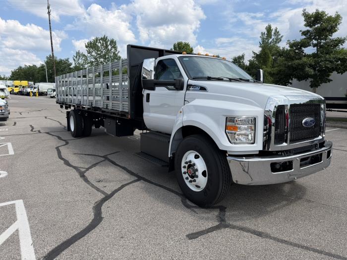 2027 Ford F-750-3
