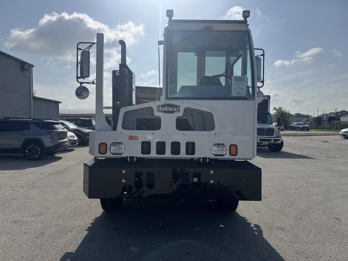 2027 Autocar ACTT42-8