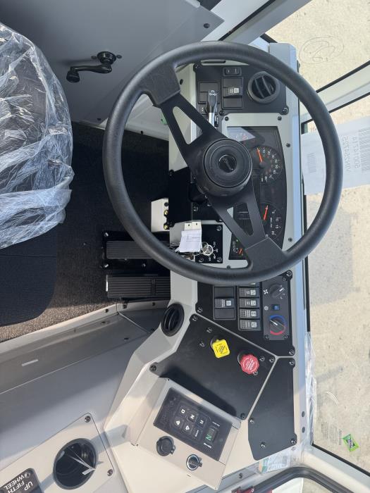2027 Autocar ACTT42-10