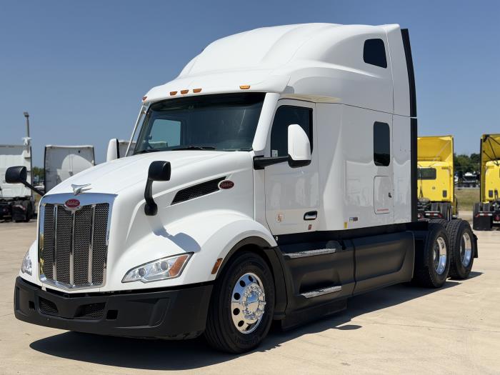 2022 Peterbilt 579-0