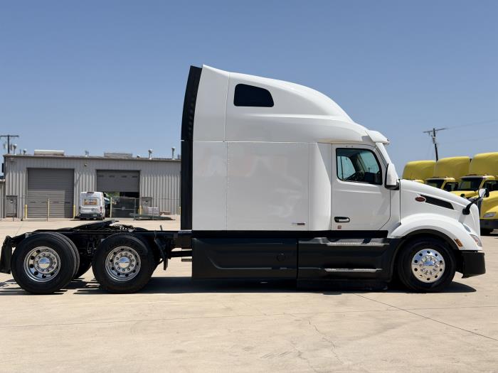2022 Peterbilt 579-3