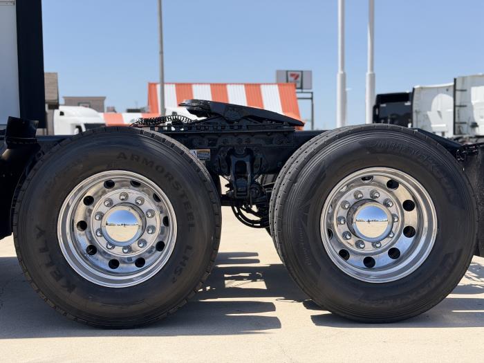 2022 Peterbilt 579-9