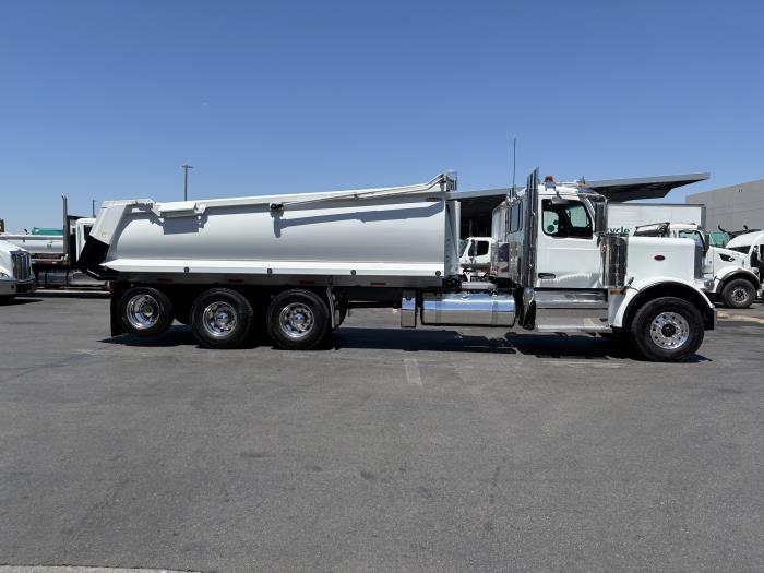2027 Peterbilt 589-4