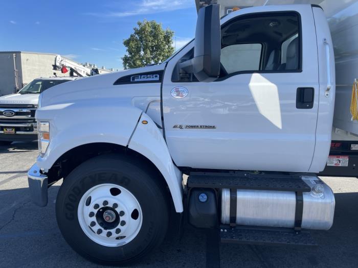 2026 Ford F-750-9