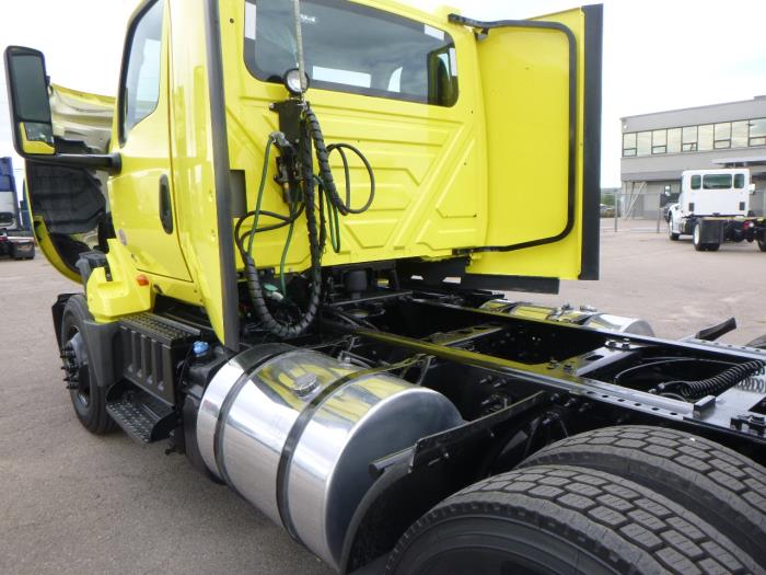 2023 International LT625-18