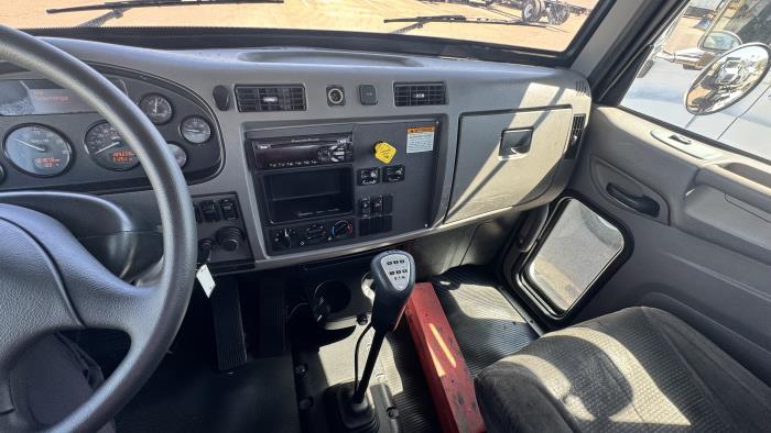 2015 Peterbilt 348-13