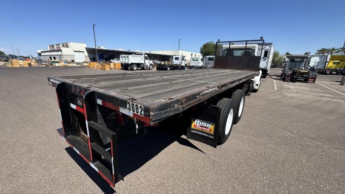 2015 Peterbilt 348-6