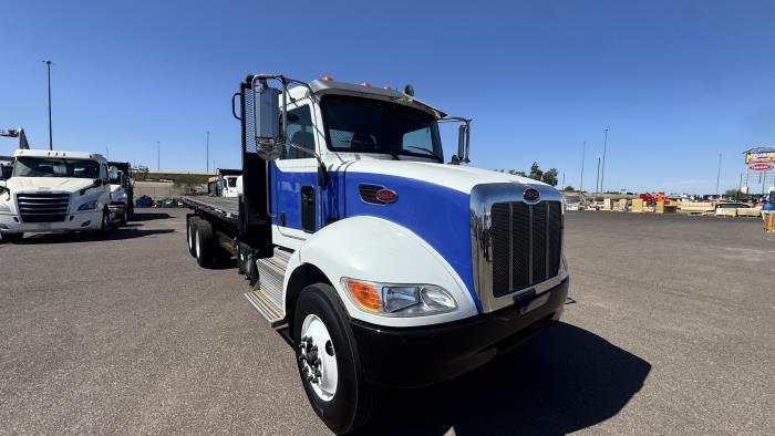 2015 Peterbilt 348-8