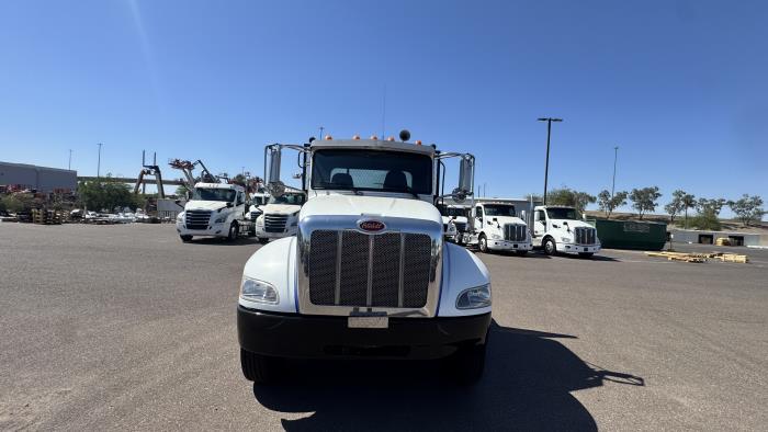 2015 Peterbilt 348-9