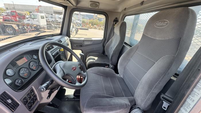 2015 Peterbilt 348-14