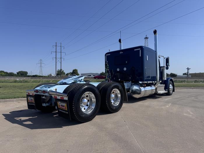 2027 Peterbilt 589-6
