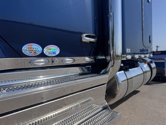 2027 Peterbilt 589-12