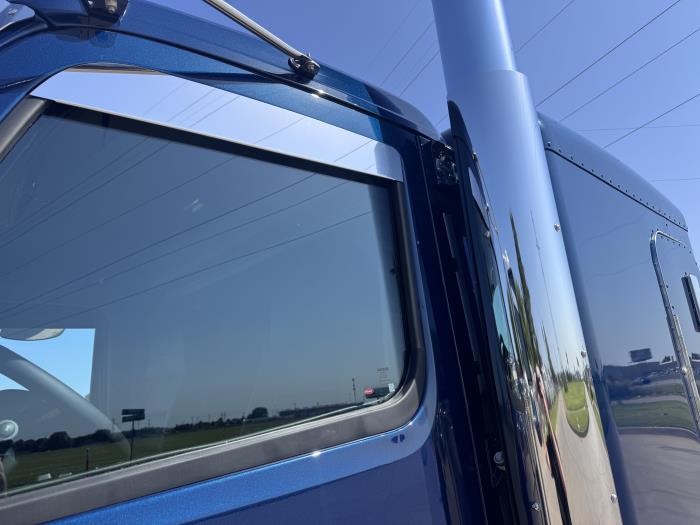 2027 Peterbilt 589-13