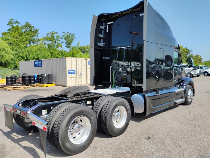 2023 Peterbilt 579-6