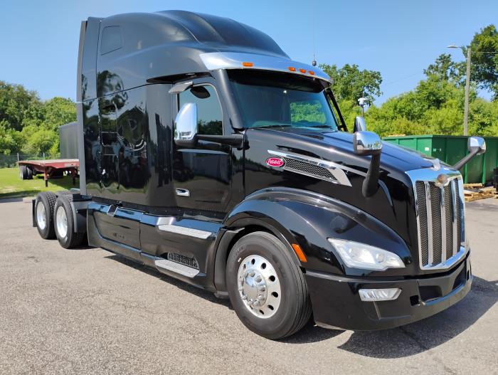 2023 Peterbilt 579-9