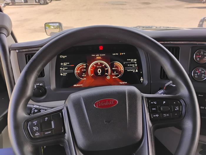 2023 Peterbilt 579-17