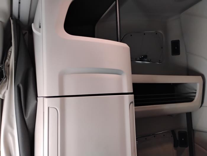 2023 Peterbilt 579-23