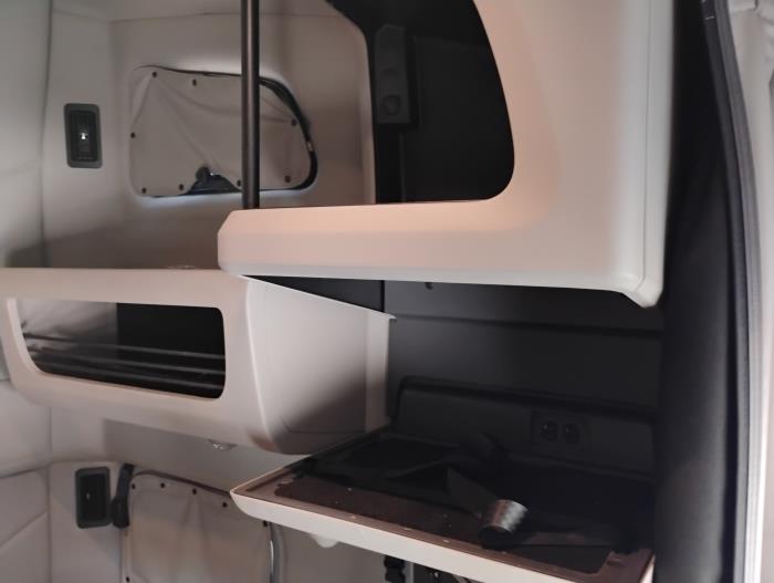 2023 Peterbilt 579-25