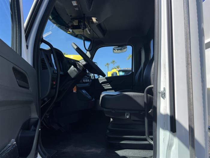 2026 Peterbilt 548-18