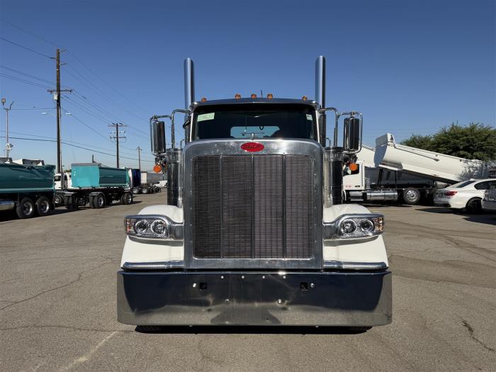 2027 Peterbilt 589-2