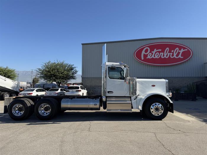 2027 Peterbilt 589-4