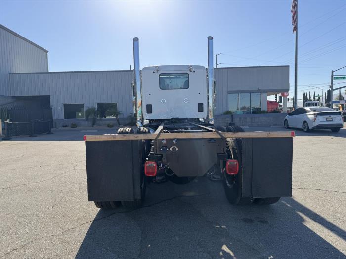 2027 Peterbilt 589-8