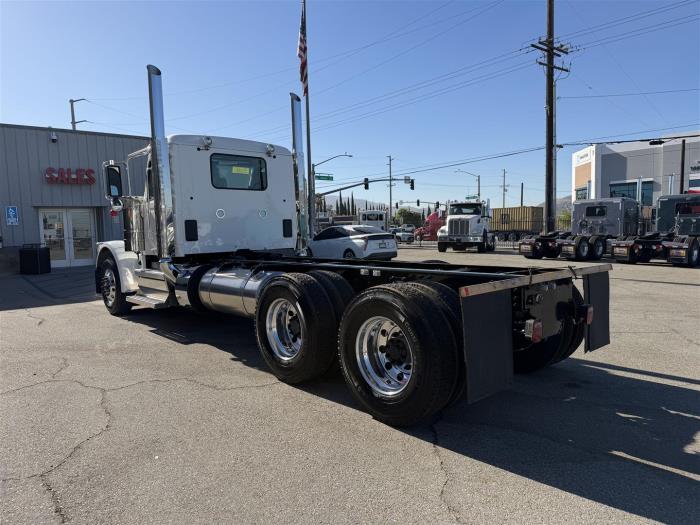 2027 Peterbilt 589-10
