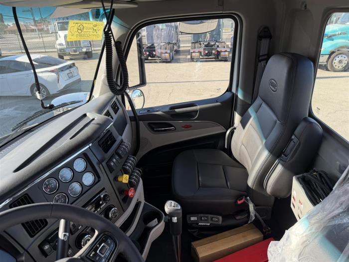 2027 Peterbilt 589-20