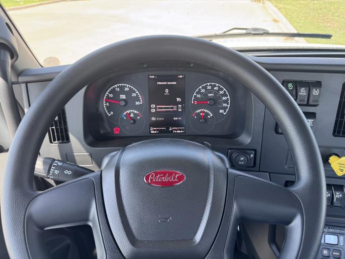 2027 Peterbilt 548-11